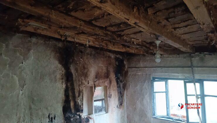 Burçalık köyünde yıldırım düşen evde yangın çıktı