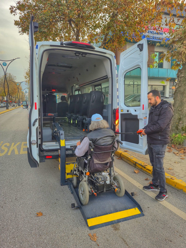 Kocaeli Zabıtası’ndan gönüllere dokunan hareket