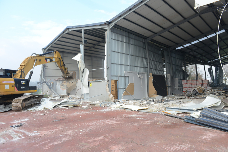 Bursa Nilüfer’de 2 kaçak yapı yıkıldı