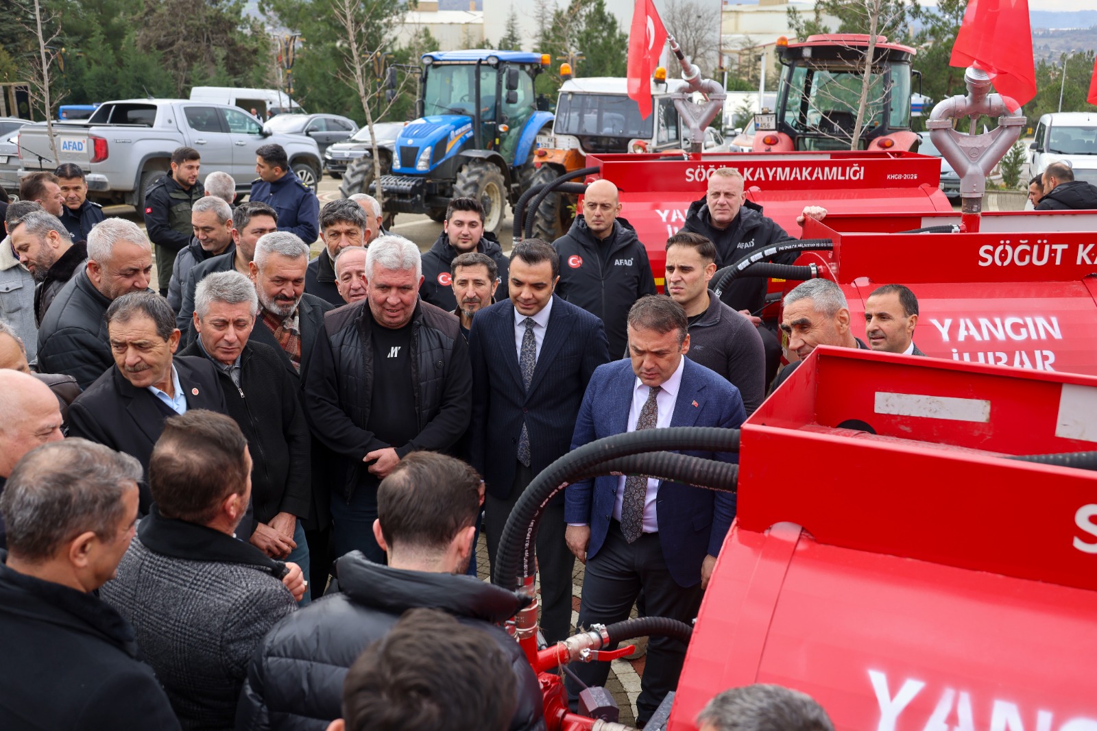 SÖĞÜT’TE KÖYLERE DESTEK: 15 ADET SU TANKERİ TESLİM EDİLDİ
