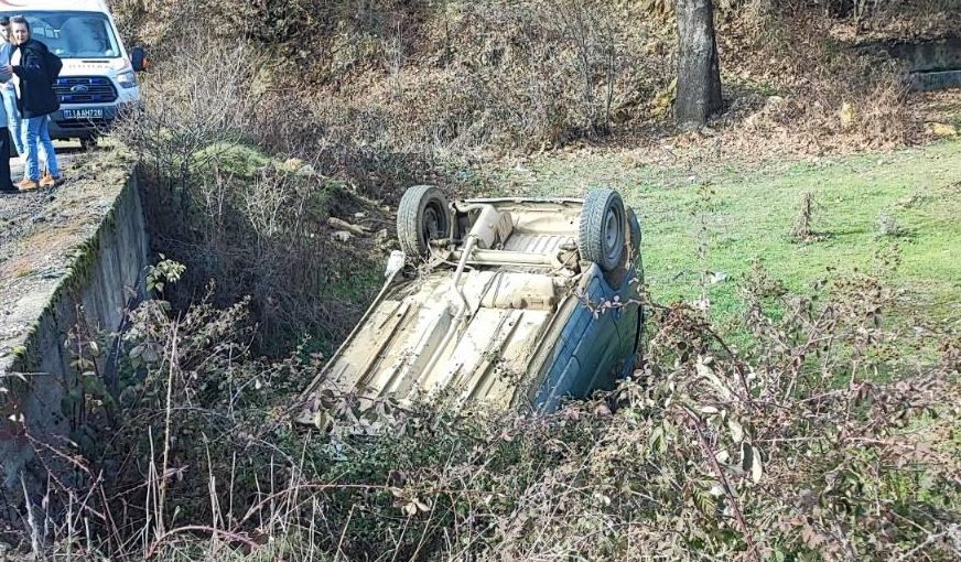 Esemen Köyü Yolunda Kaza: Araç Köprüden Düştü, Sürücü Yaralandı