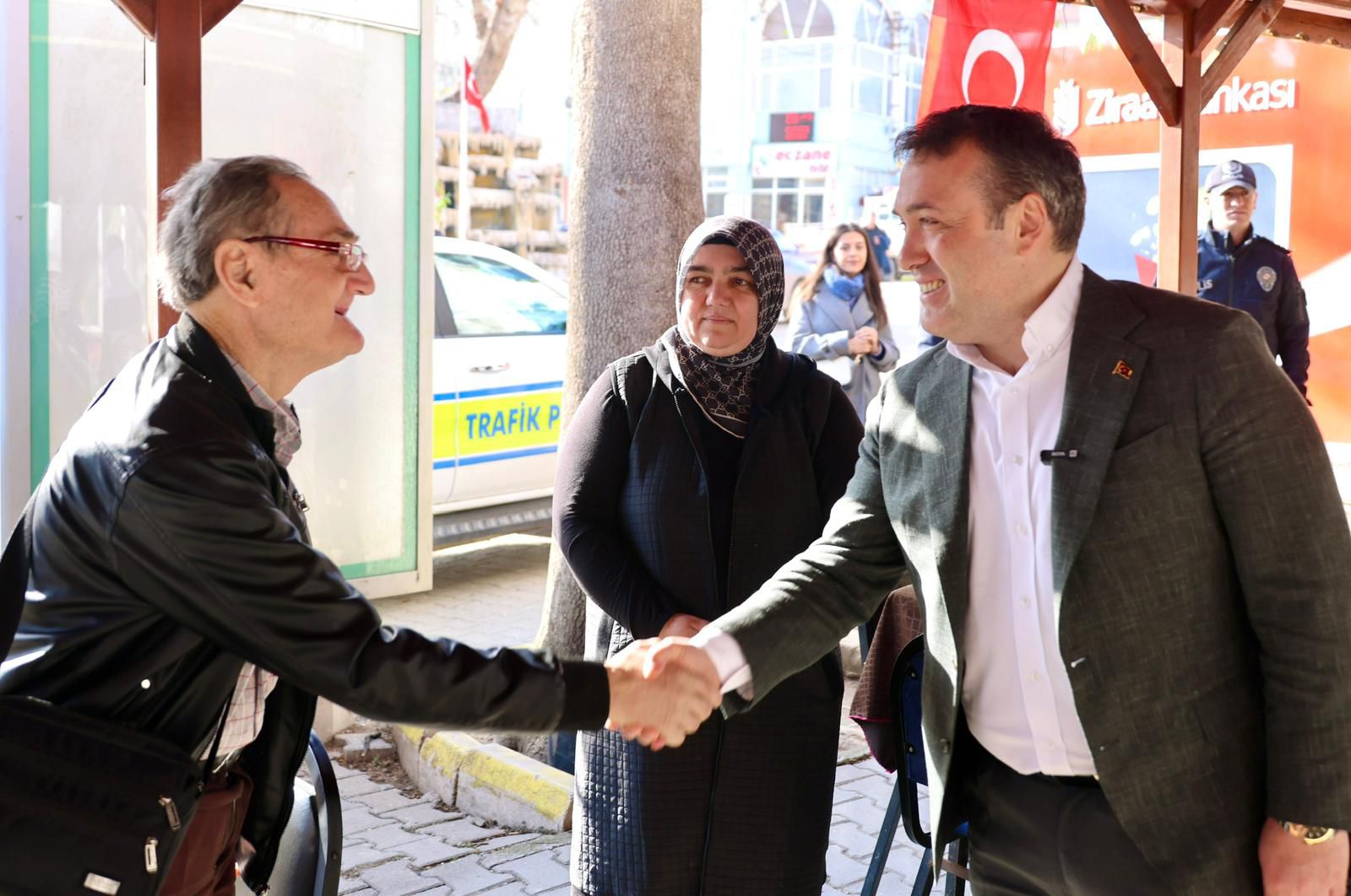 Vali Sözer Sahada: İnhisar ve Söğüt’te Esnaf ve Vatandaşla Gönül Buluşması