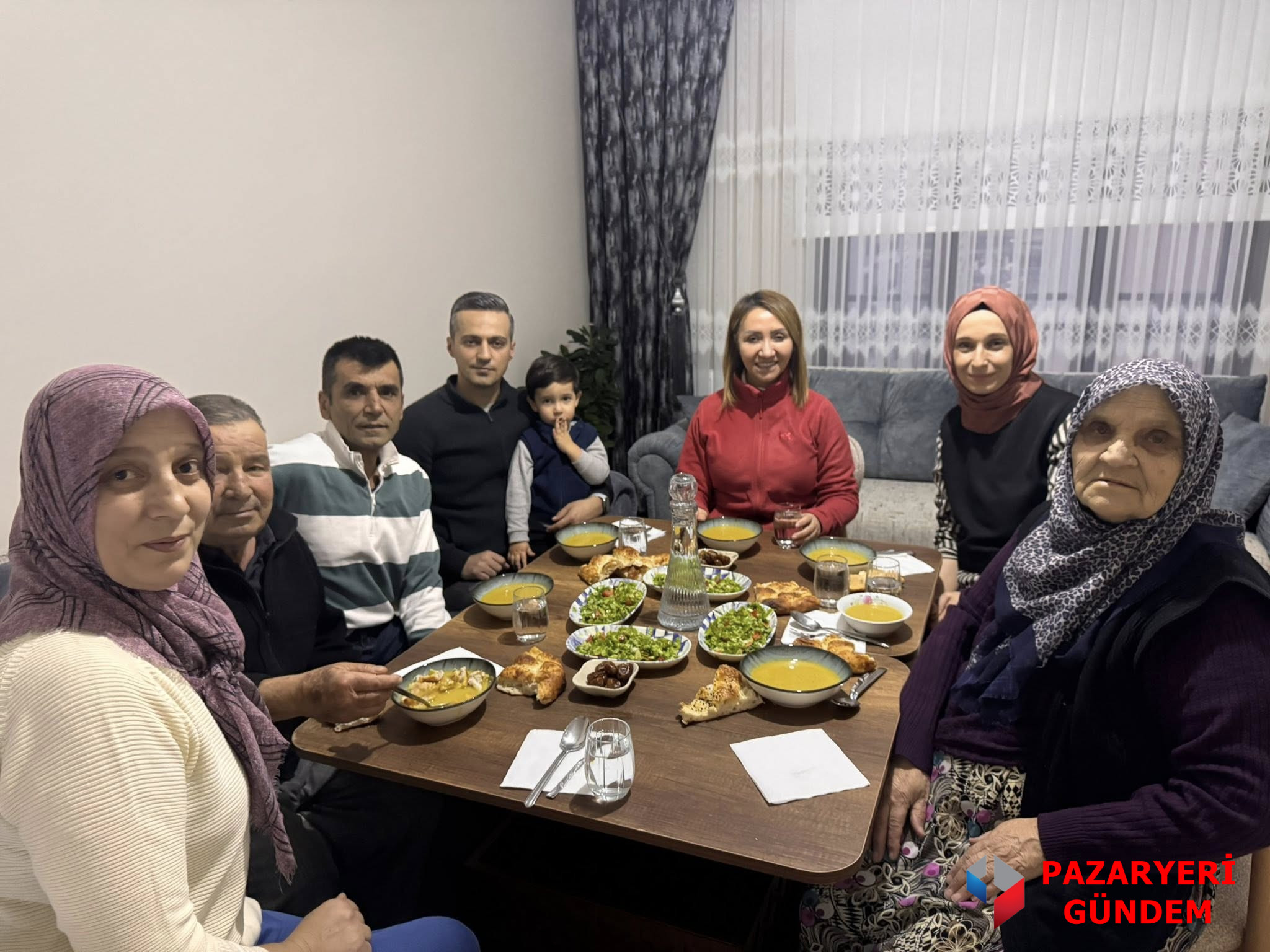 Başkan Tekin iftarda Kıbrıs Gazisi Rıza amcanın misafiri oldu