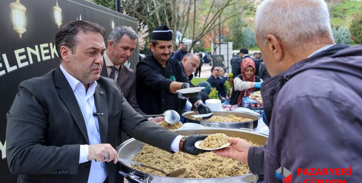 BİLECİK’TE ASIRLIK GELENEK YAŞIYOR: ŞİFALI PİLAV İKRAMI GÖNÜLLERİ BİRLEŞTİRİYOR