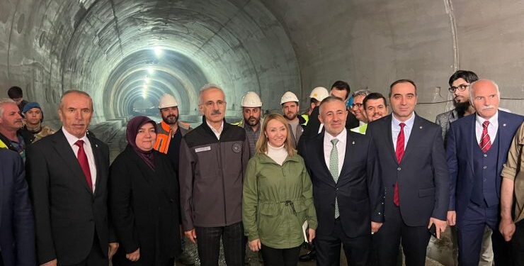 Pazaryeri’nin Geleceği İçin Kritik Temas: Başkan Tekin Dosyayı Bakana Sundu